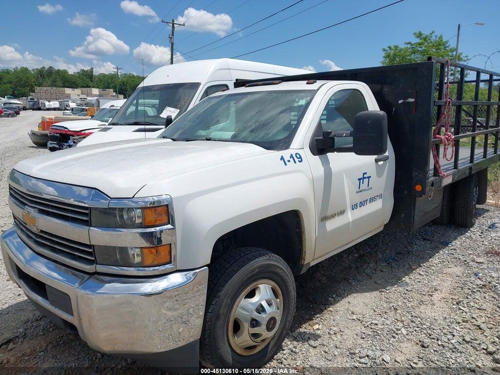 1GB3CYCG7JF105827 2018 CHEVROLET SILVERADO 3500HD CHASSIS photo no. 2
