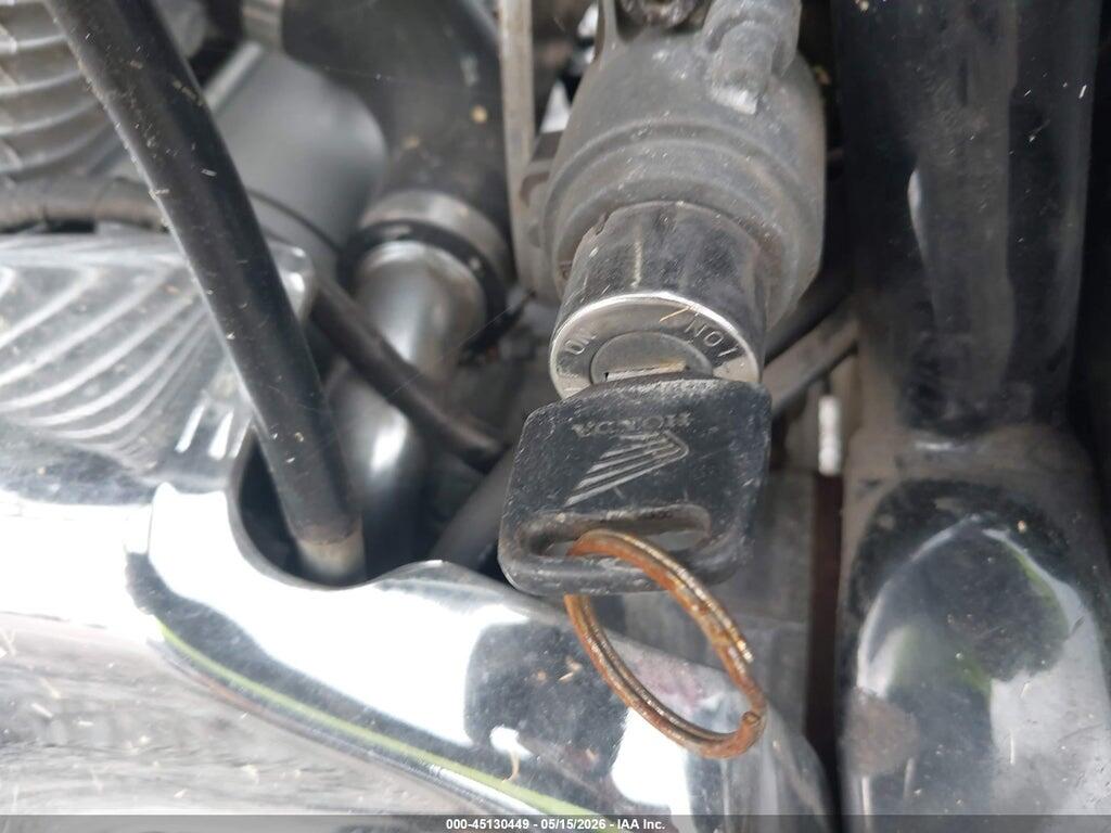 1HFSC18094A800232 2004 HONDA VT1100 photo no. 11