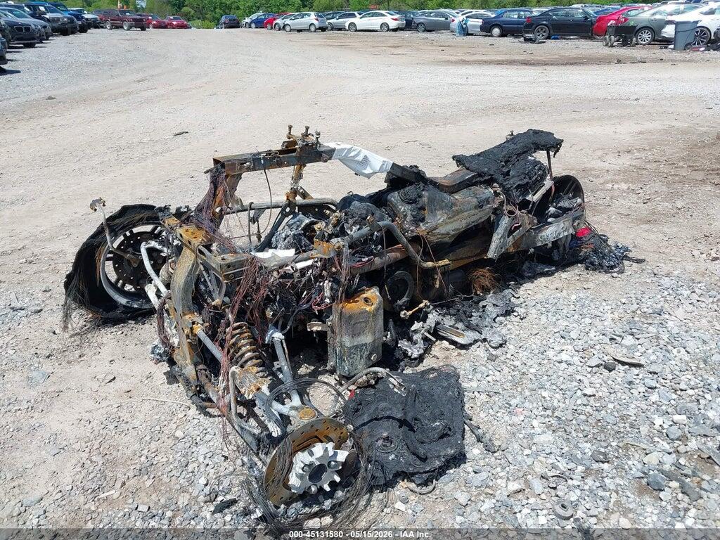 2BXJBHC16BV000182 2011 CAN-AM SPYDER ROADSTER photo no. 2