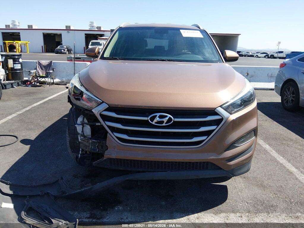 KM8J33A40HU487067 2017 HYUNDAI TUCSON photo no. 12