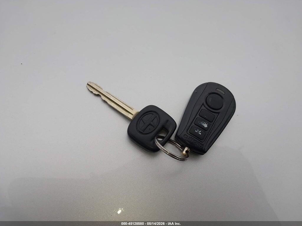 JTLKT334950199304 2005 SCION XB photo no. 11