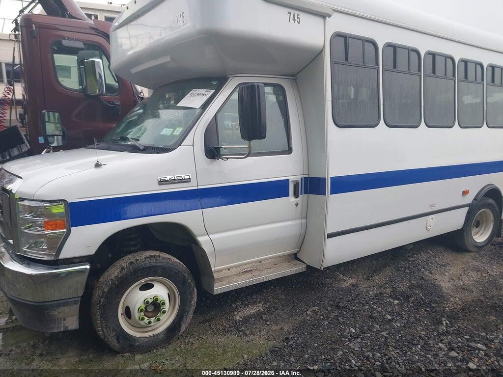 1FDFE4FN9SDD36064 2025 FORD E-450 CUTAWAY photo no. 2