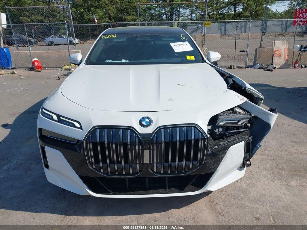 WBA33EJ02PCL51823 2023 BMW 760 photo no. 12