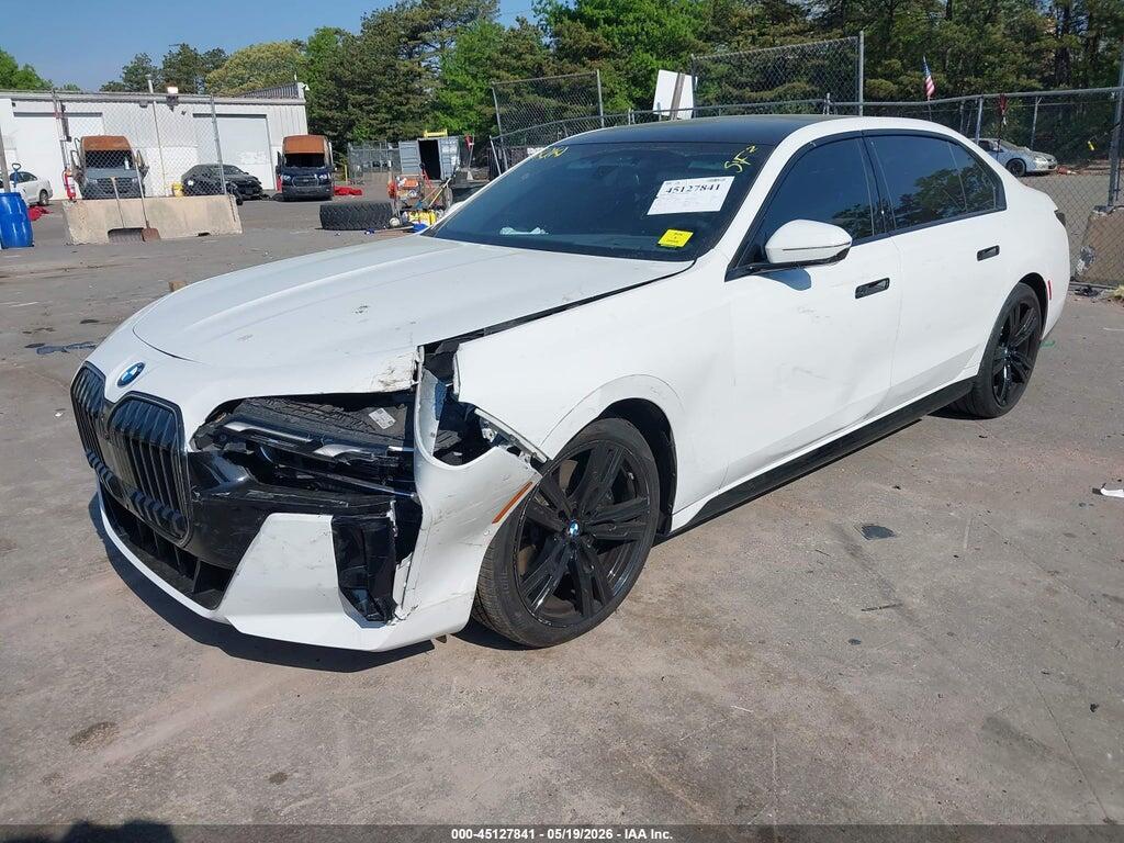 WBA33EJ02PCL51823 2023 BMW 760 photo no. 2