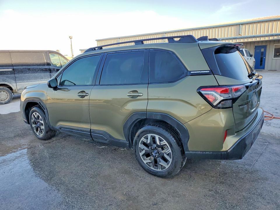 2026 SUBARU FORESTER PREMIUM — Фото 2 из 13