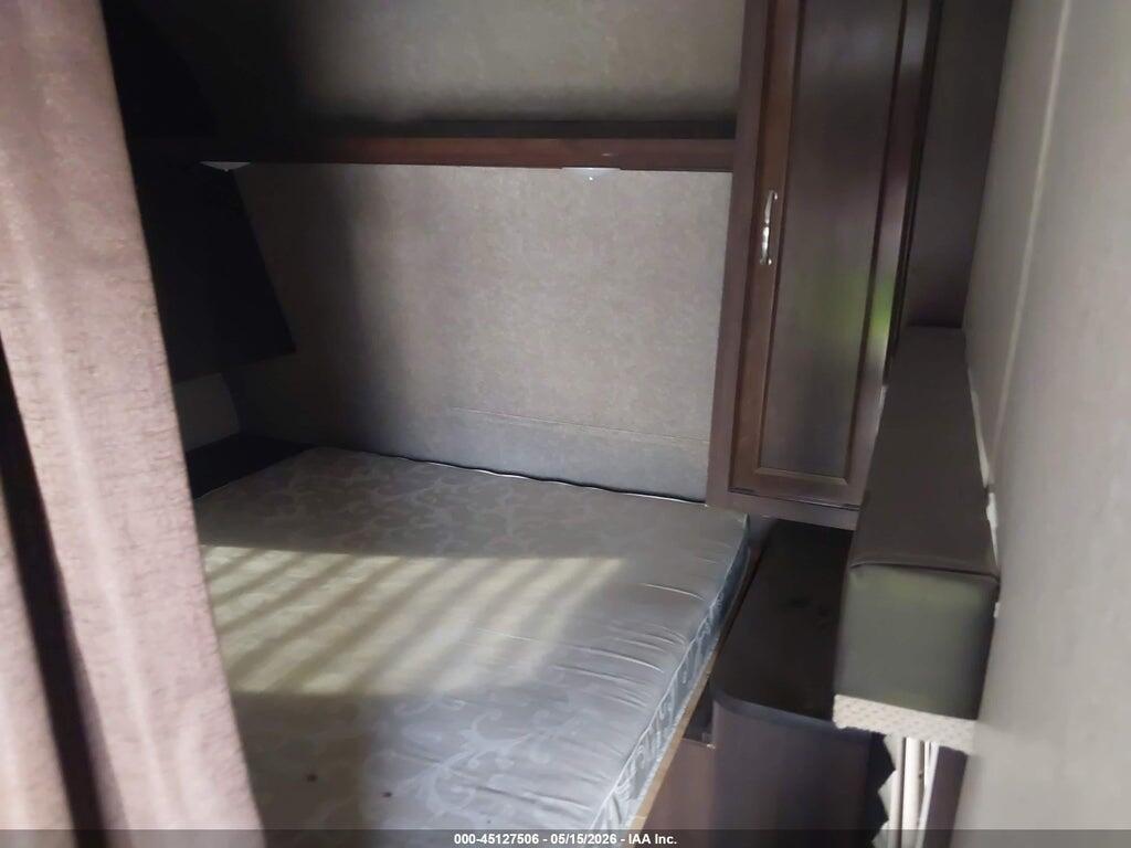 1UJBJ0BR2J17X0438 2018 JAYCO JAY FLIGHT photo no. 5