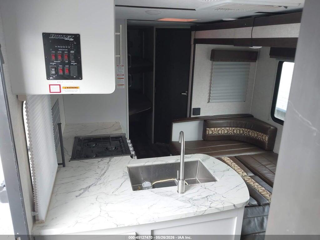 4YDT24327KT433678 2019 KEYSTONE BULLETT 243BH photo no. 8
