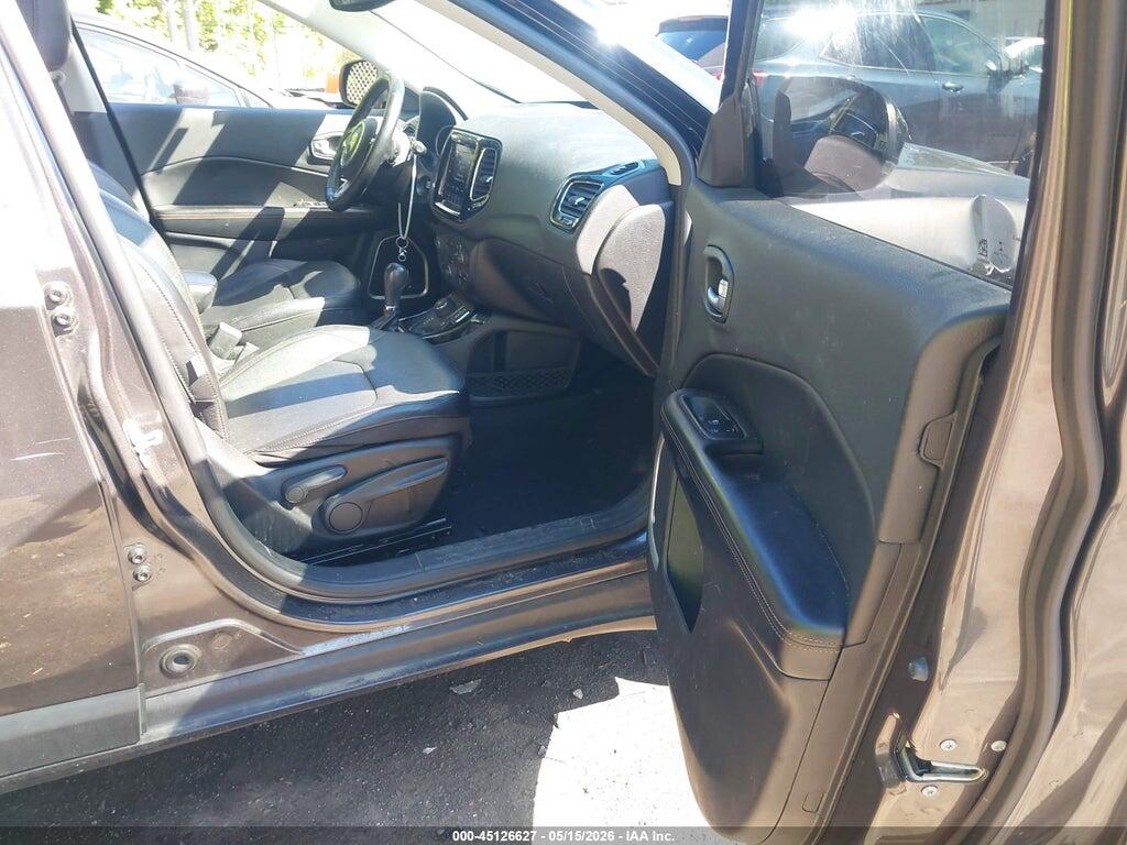 3C4NJDCB5MT502616 2021 JEEP COMPASS photo no. 5