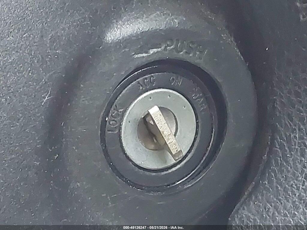 5YFBURHE8HP712307 2017 TOYOTA COROLLA photo no. 11
