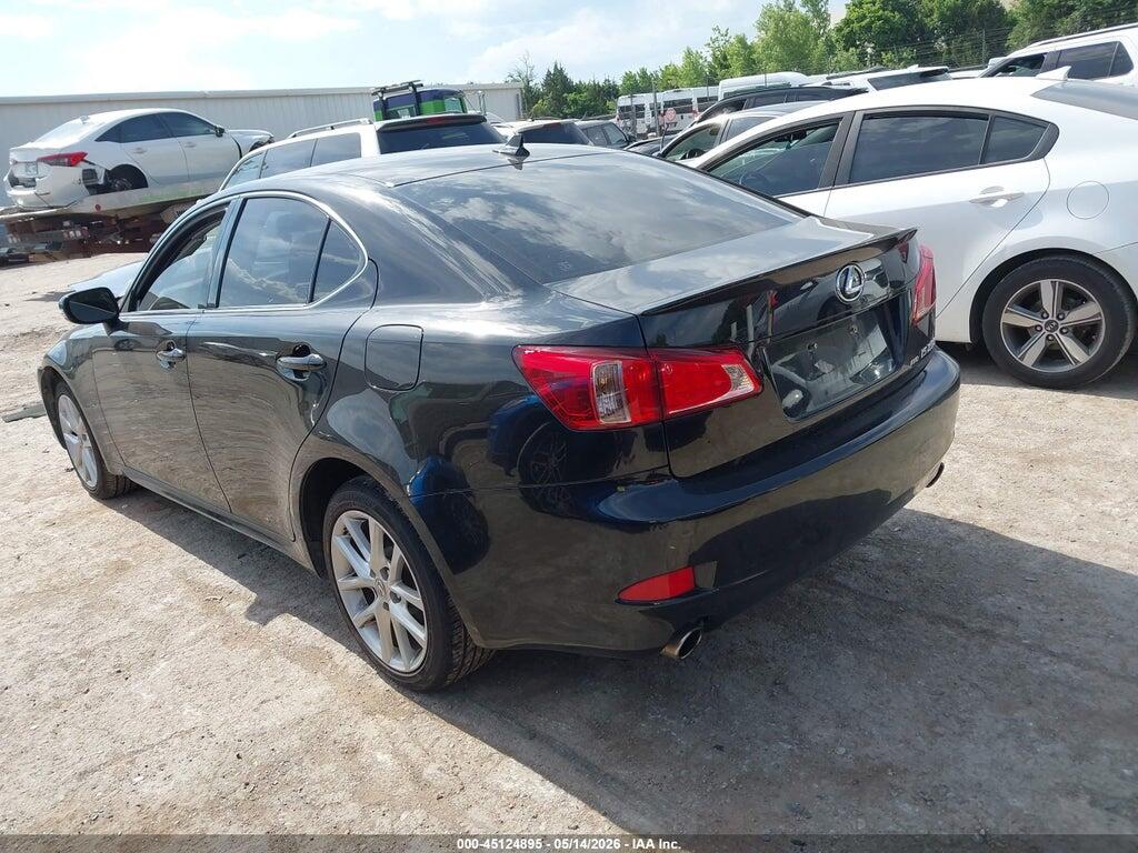 JTHCF5C24D5063910 2013 LEXUS IS 250 photo no. 3