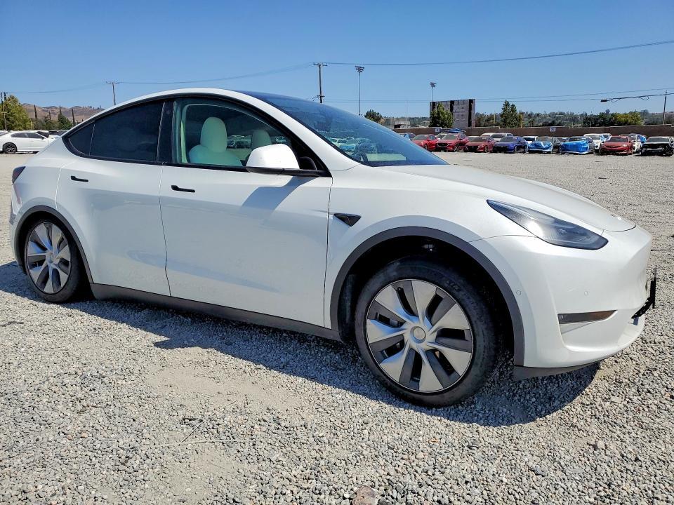 7SAYGAEE4PF588444 2023 TESLA MODEL Y photo no. 4