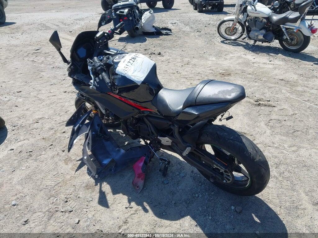 ML5EXER13SDAF6707 2025 KAWASAKI EX650 photo no. 3