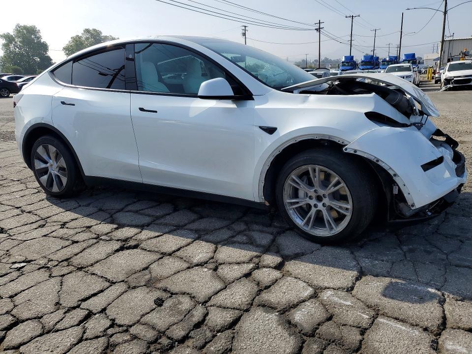 2023 TESLA MODEL Y — Фото 4 из 12