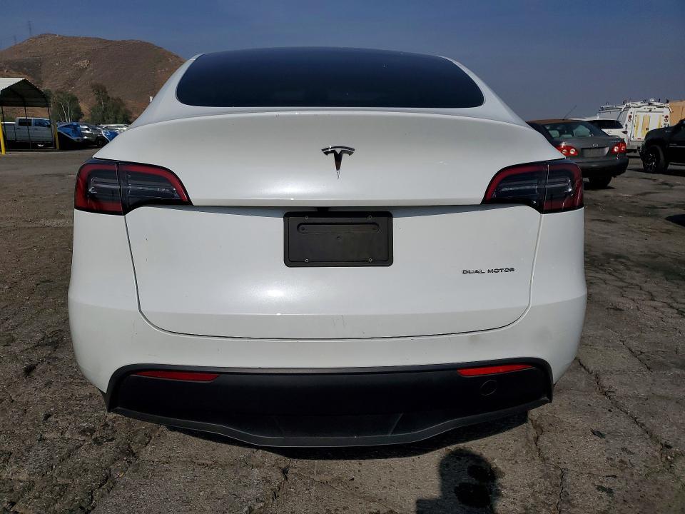 2023 TESLA MODEL Y — Фото 6 из 12