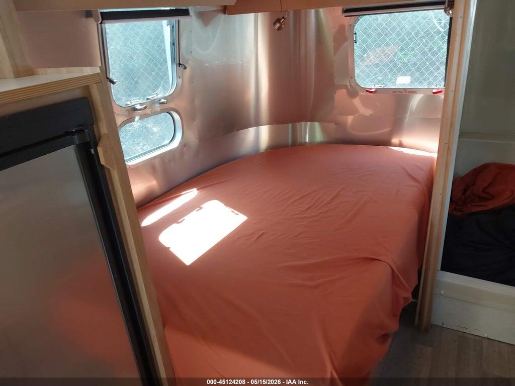 1STCPAA187J521575 2007 AIRSTREAM SAFARI photo no. 8