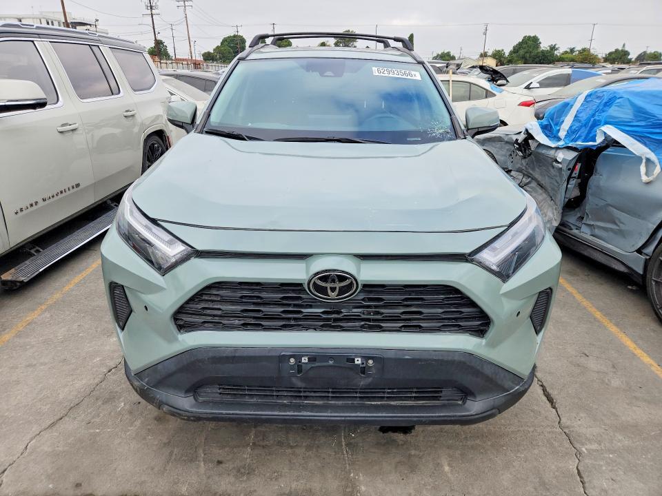 2023 TOYOTA RAV4 XLE — Фото 5 из 13