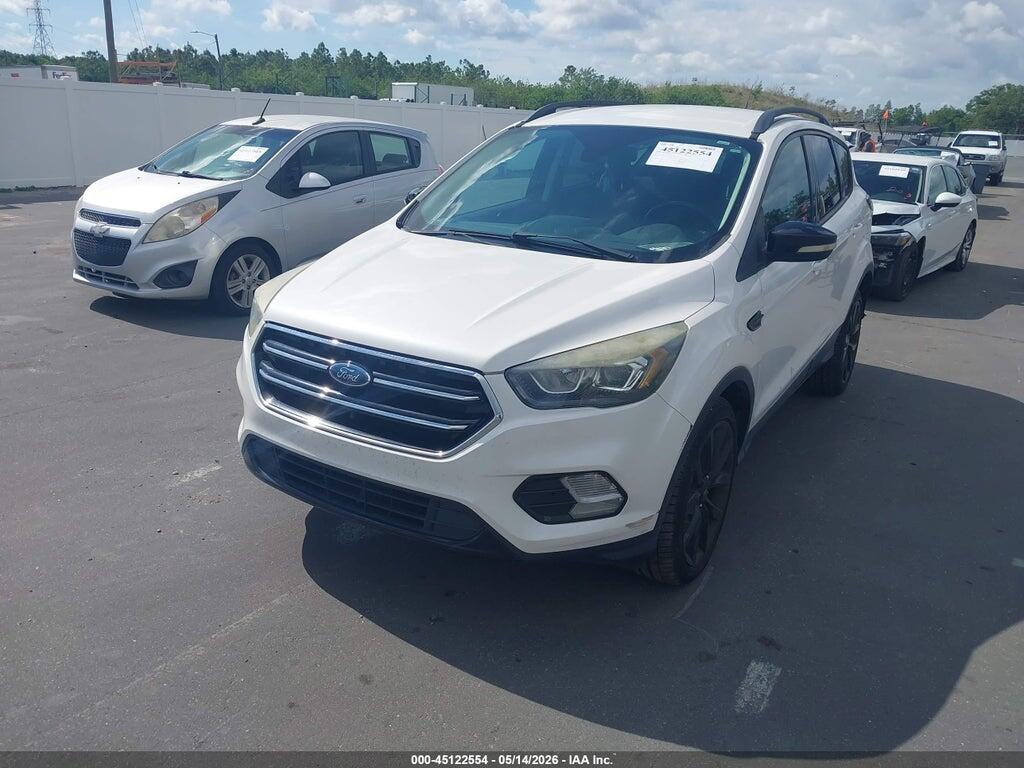 1FMCU0JD2HUB73229 2017 FORD ESCAPE photo no. 2