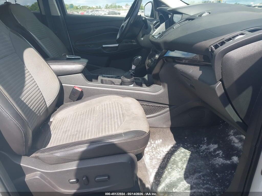1FMCU0JD2HUB73229 2017 FORD ESCAPE photo no. 5