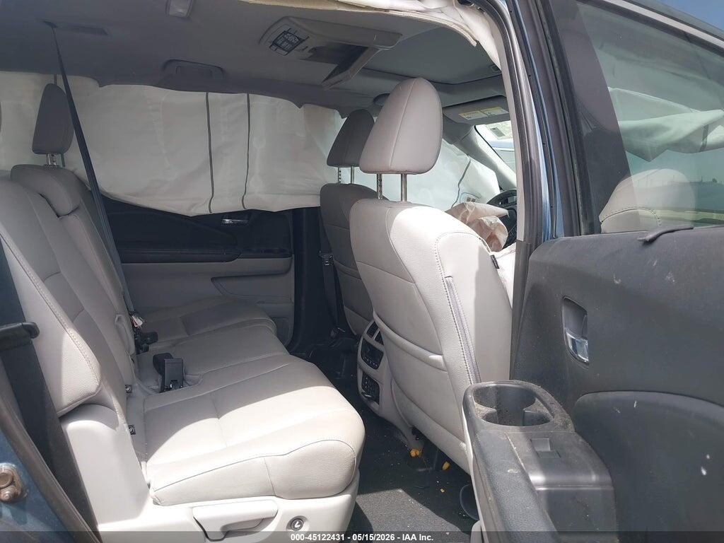 5FNYF6H87HB071806 2017 HONDA PILOT photo no. 8