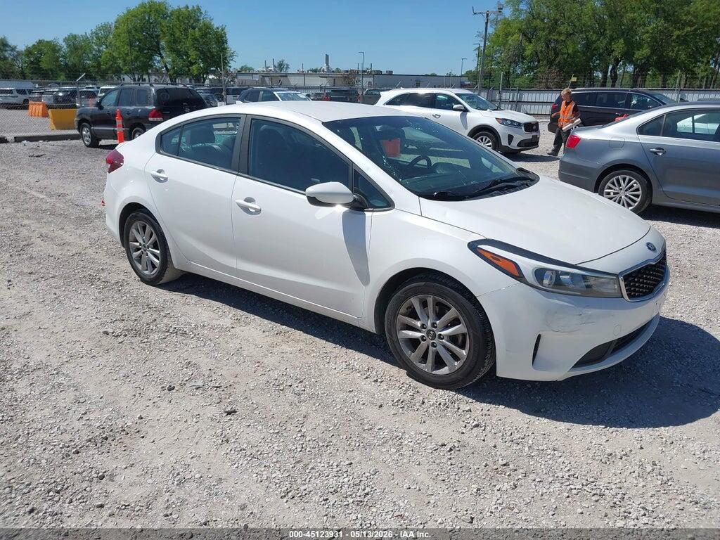3KPFL4A73HE114761 2017 KIA FORTE photo no. 1