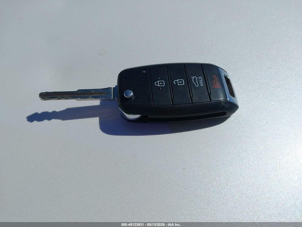 3KPFL4A73HE114761 2017 KIA FORTE photo no. 11