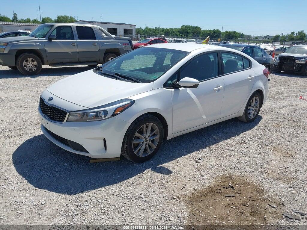 3KPFL4A73HE114761 2017 KIA FORTE photo no. 2