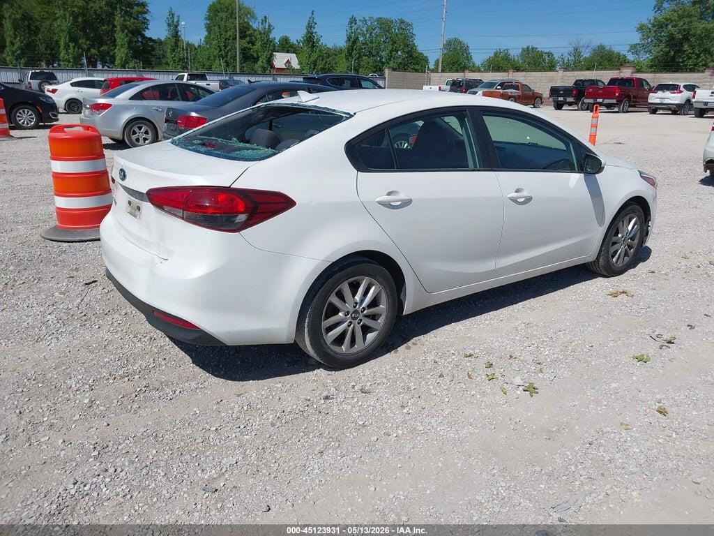 3KPFL4A73HE114761 2017 KIA FORTE photo no. 4