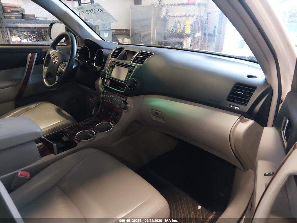 5TDDK3EH7DS219990 2013 TOYOTA HIGHLANDER photo no. 5