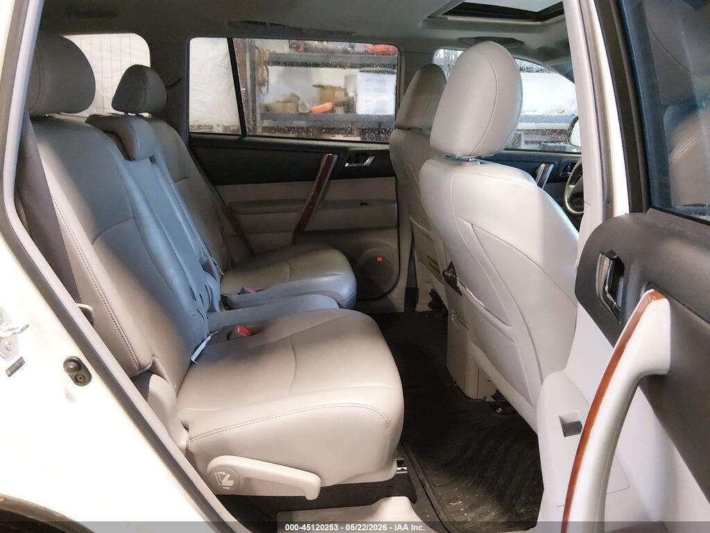 5TDDK3EH7DS219990 2013 TOYOTA HIGHLANDER photo no. 8