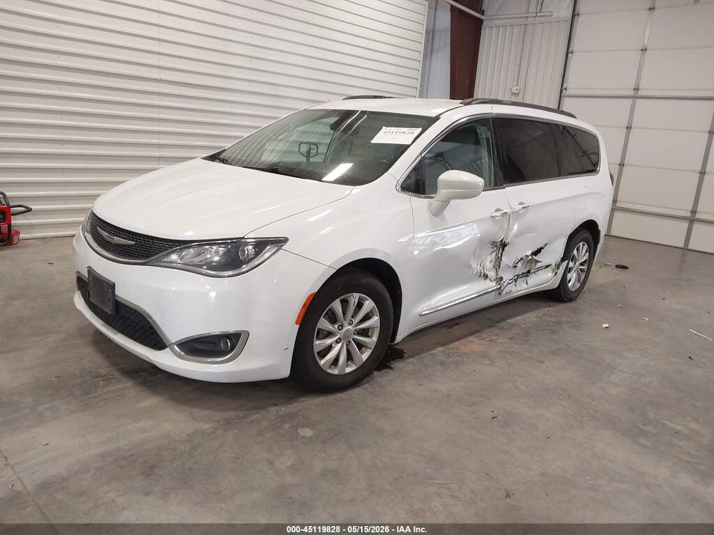 2C4RC1BG6HR837836 2017 CHRYSLER PACIFICA photo no. 2