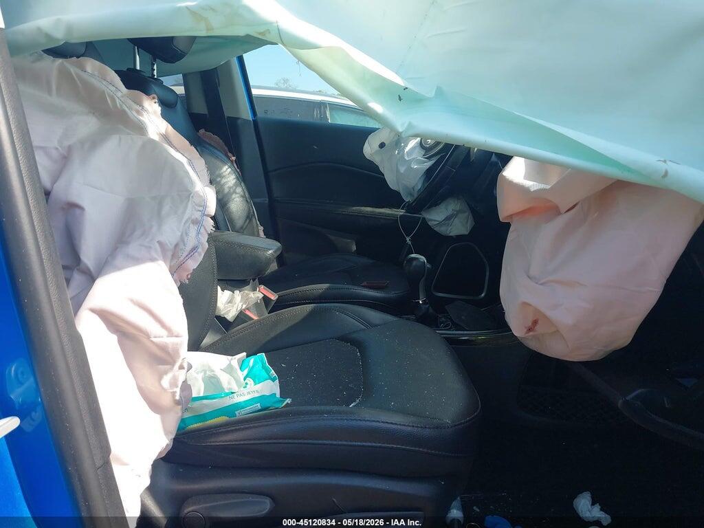 3C4NJCBB7KT649450 2019 JEEP COMPASS photo no. 5