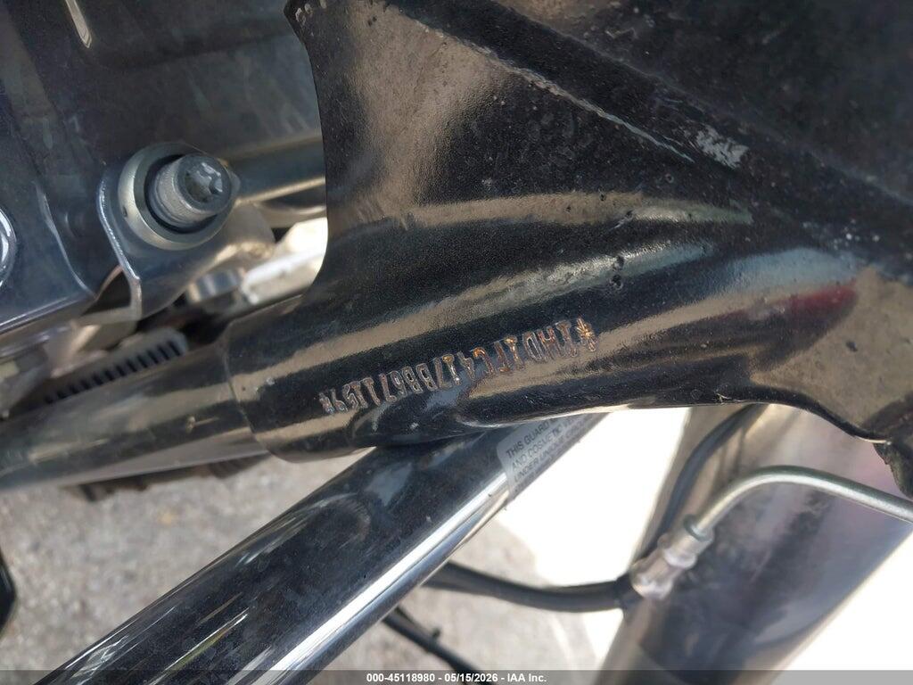 1HD1FC417BB671159 2011 HARLEY-DAVIDSON FLHTCU photo no. 10