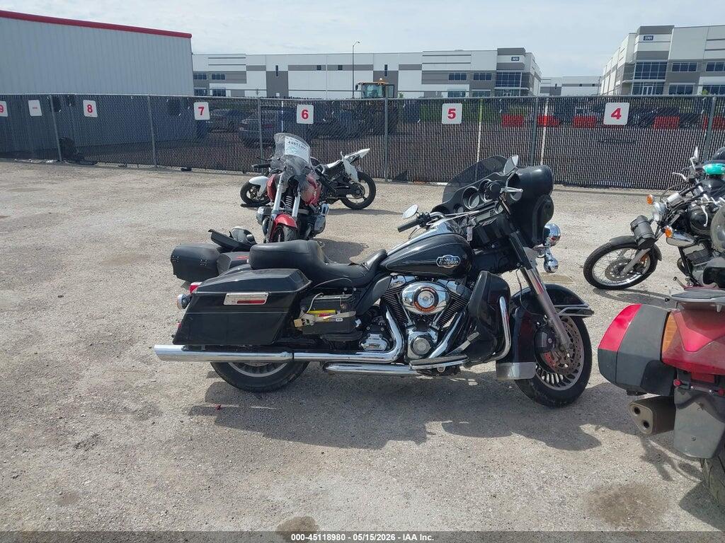 1HD1FC417BB671159 2011 HARLEY-DAVIDSON FLHTCU photo no. 12
