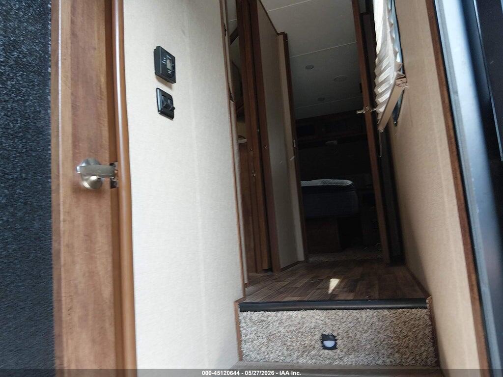 5ZT3CH2B4GA313265 2016 CHAPARRAL 371MBRB photo no. 5