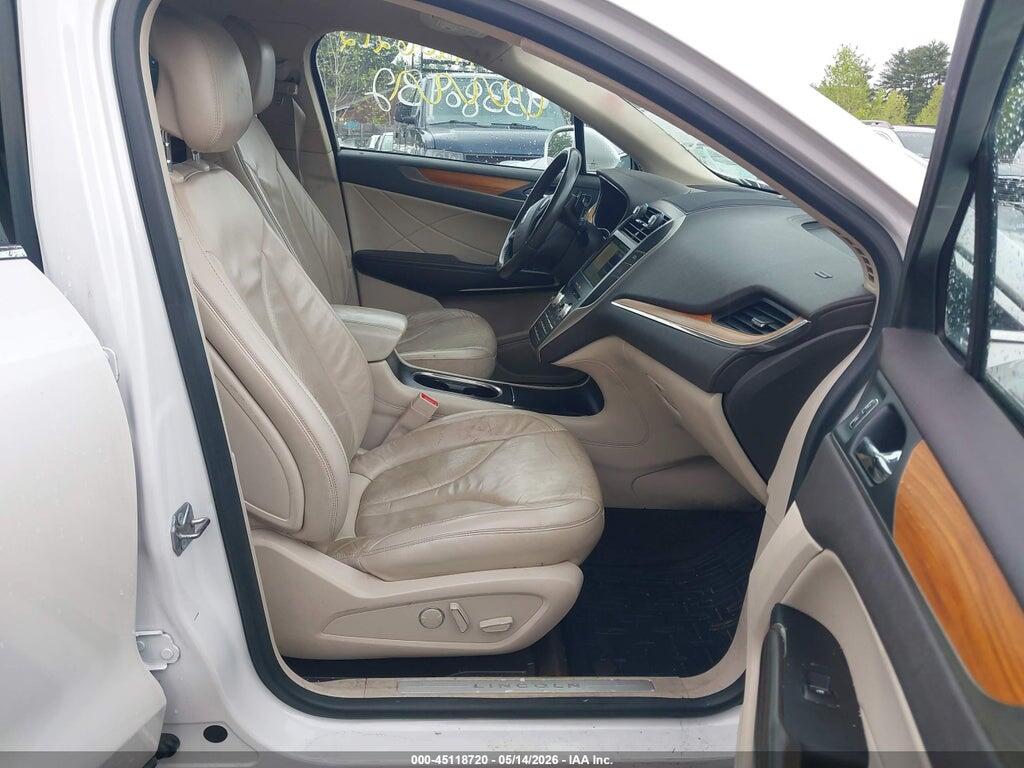 5LMCJ2D97HUL44419 2017 LINCOLN MKC photo no. 5
