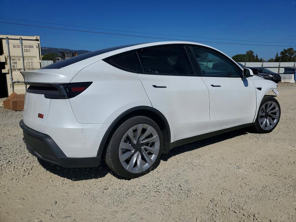 2026 TESLA MODEL Y — Фото 3 из 16