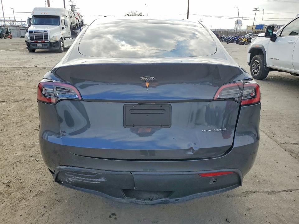 2023 TESLA MODEL Y — Фото 6 из 13