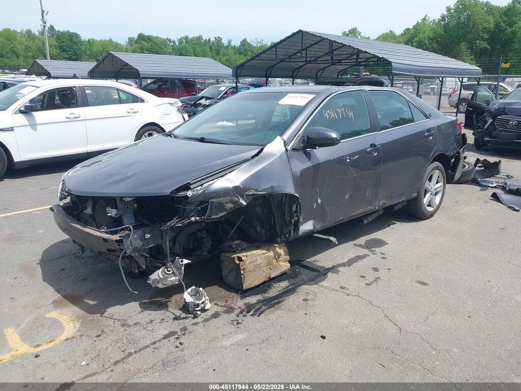 4T1BF1FK6EU323857 2014 TOYOTA CAMRY photo no. 2