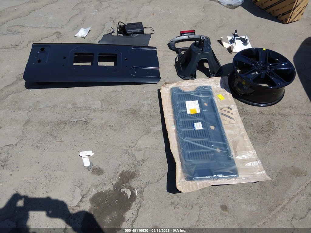 1C4HJXDG1LW340467 2020 JEEP WRANGLER UNLIMITED photo no. 2