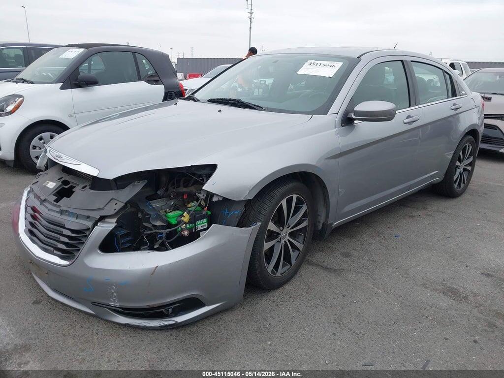 1C3CCBCG3EN135643 2014 CHRYSLER 200 photo no. 2