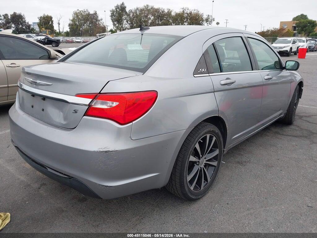 1C3CCBCG3EN135643 2014 CHRYSLER 200 photo no. 4