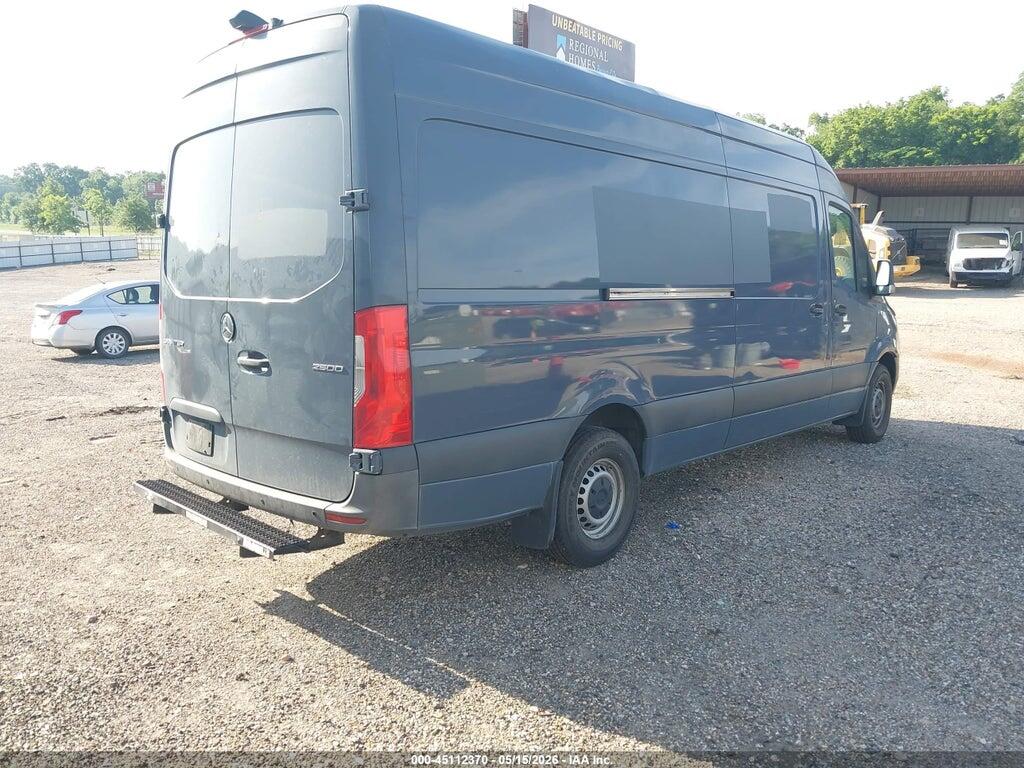 WD4PF1CD4KP138898 2019 MERCEDES-BENZ SPRINTER 2500 photo no. 4