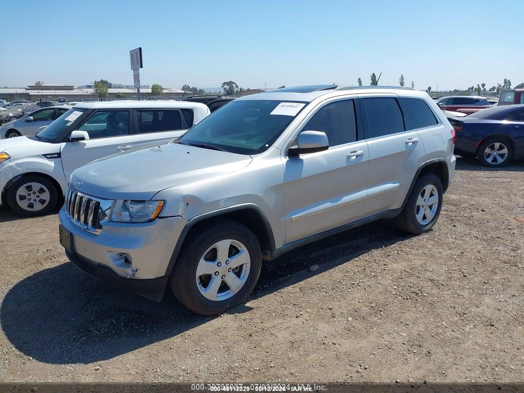 1J4RR4GT3BC715631 2011 JEEP GRAND CHEROKEE photo no. 2