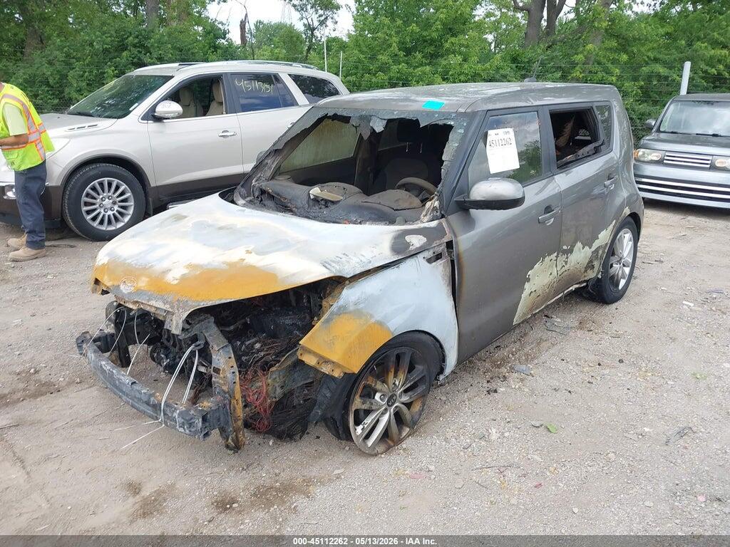KNDJP3A56J7612501 2018 KIA SOUL photo no. 2