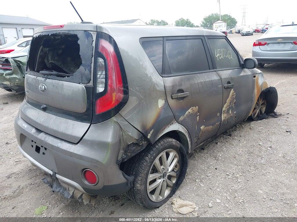 KNDJP3A56J7612501 2018 KIA SOUL photo no. 4