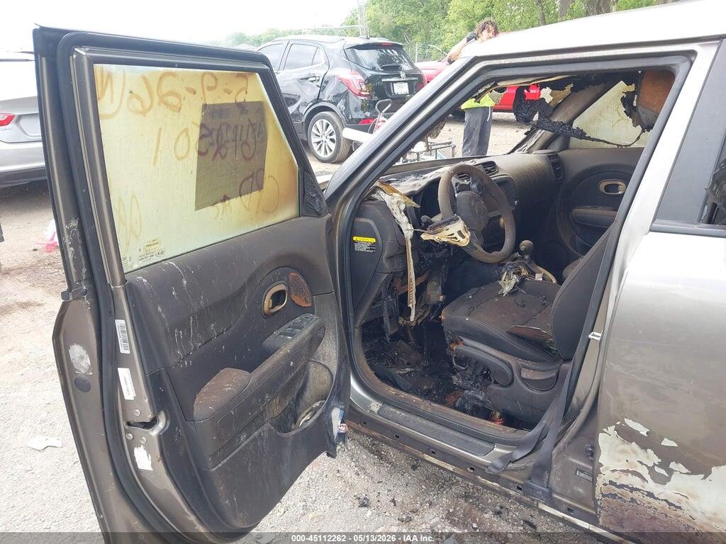 KNDJP3A56J7612501 2018 KIA SOUL photo no. 5