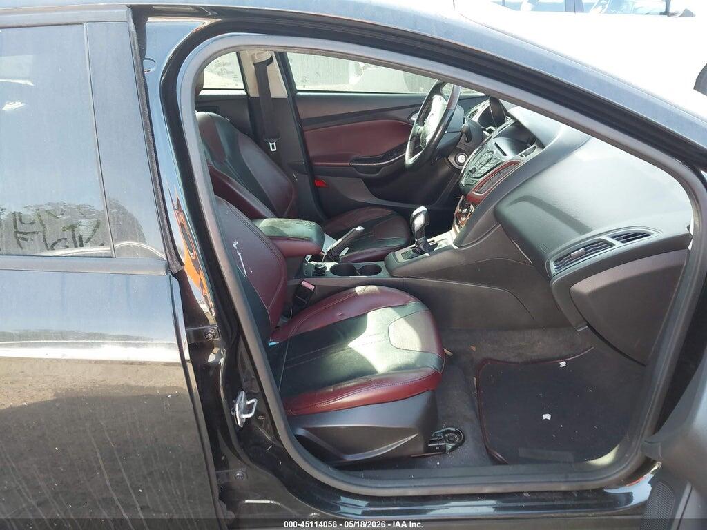 1FAHP3F29CL172934 2012 FORD FOCUS photo no. 5