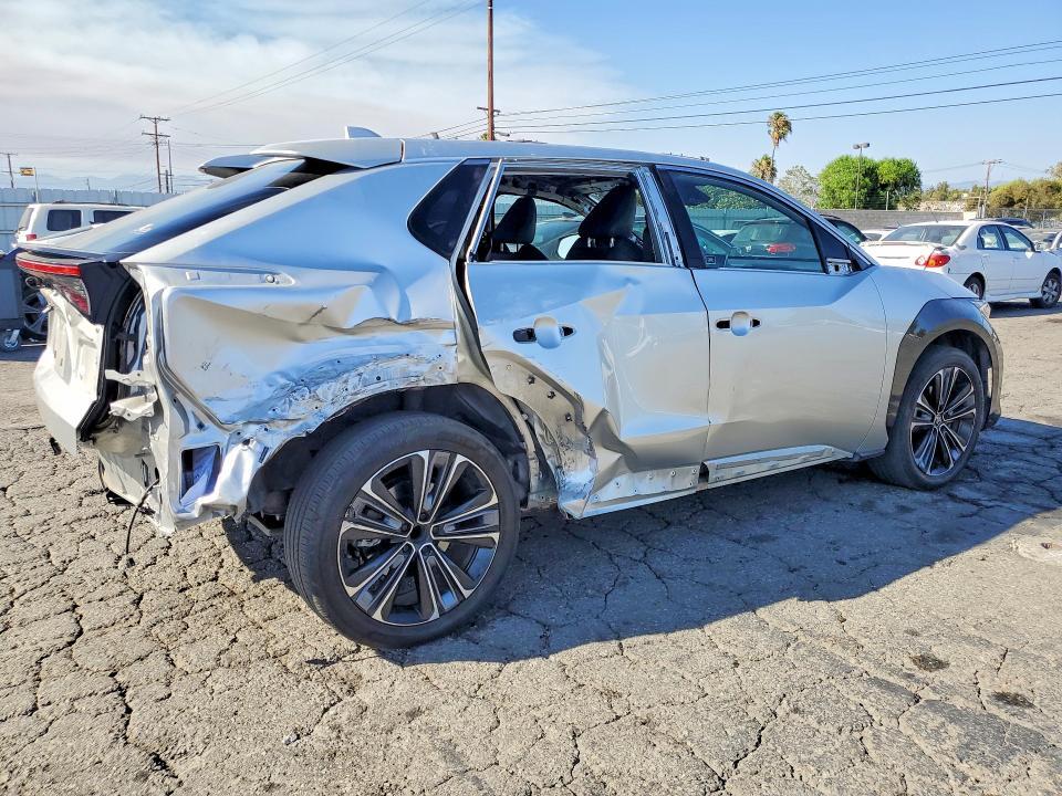 2023 TOYOTA BZ4X LIMITED — Фото 3 из 14