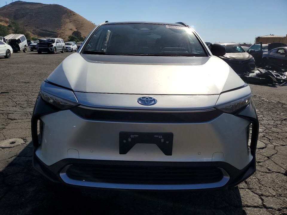 2023 TOYOTA BZ4X LIMITED — Фото 5 из 14
