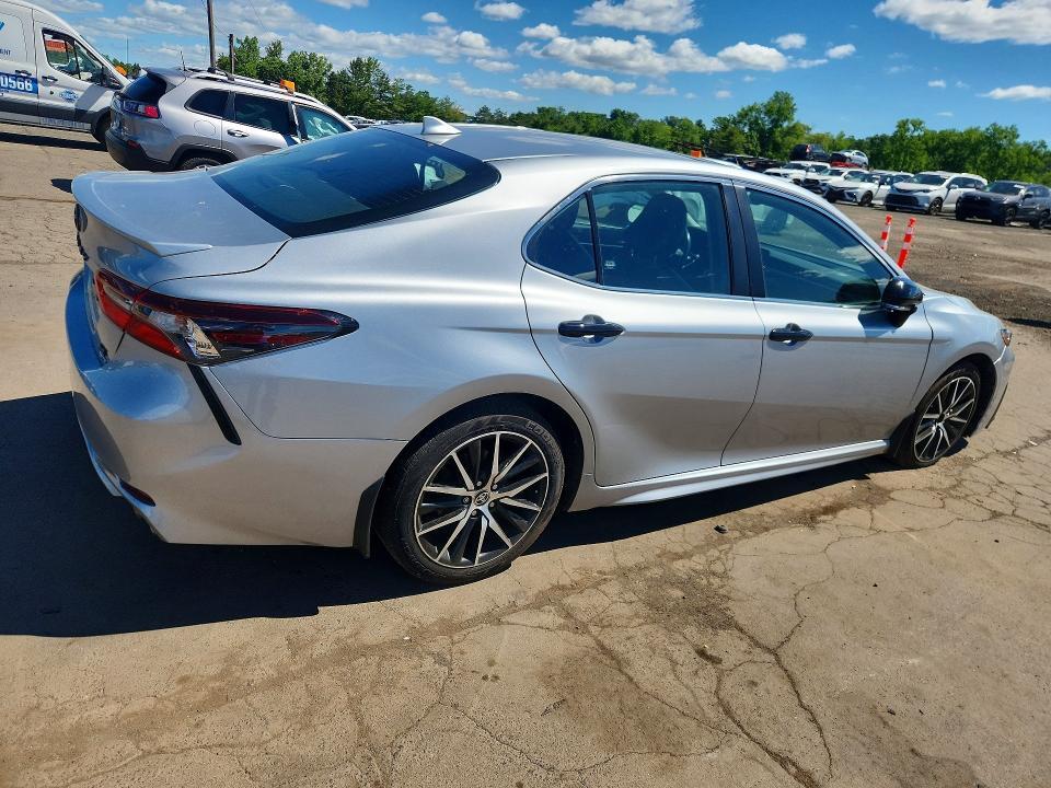 2023 TOYOTA CAMRY SE — Фото 3 из 12